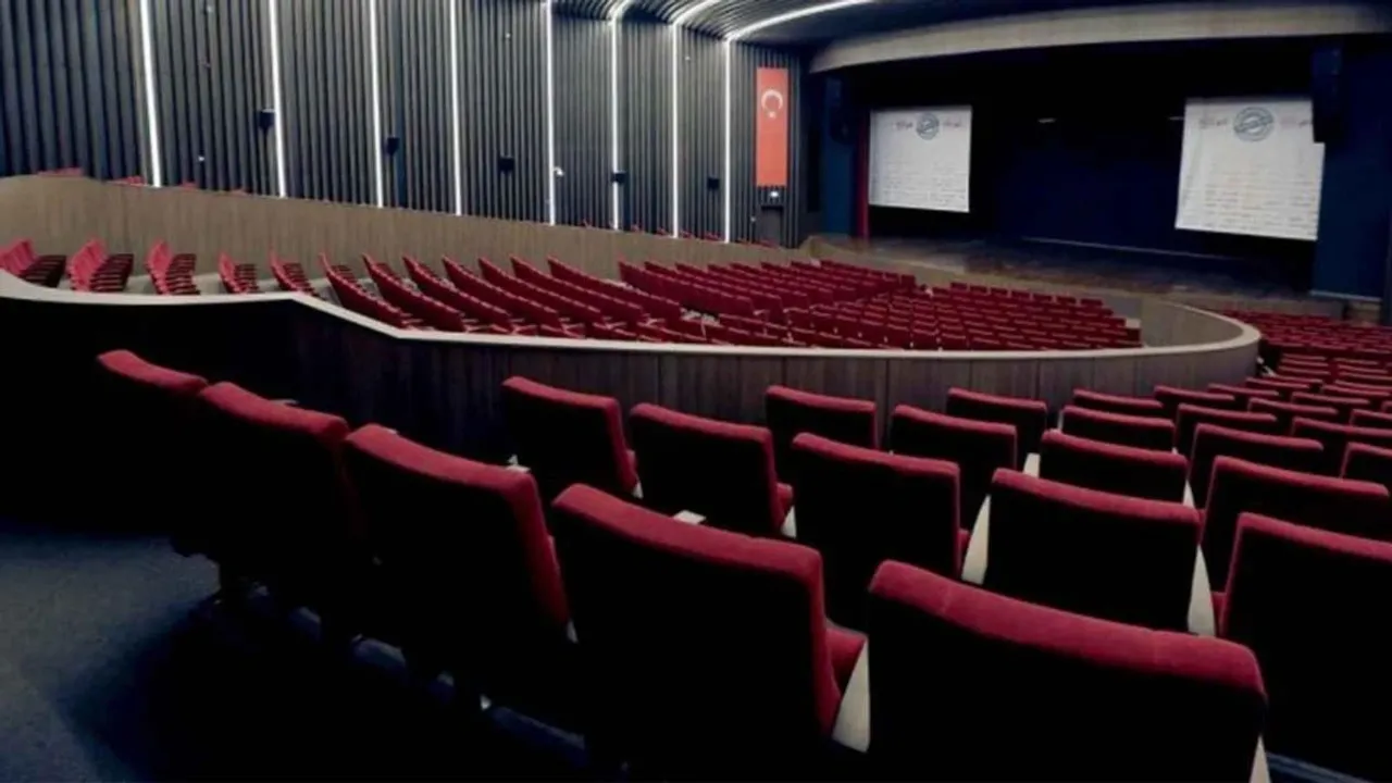 Eskişehir'in En Büyük Toplantı Salonu Hangisi?